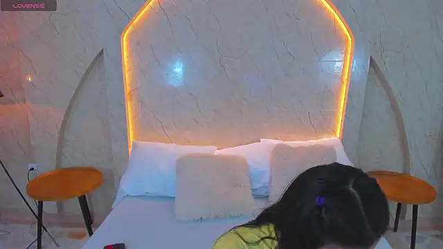 Snapshot of Antonella_Russo1 chatting on February 2026 01:05:02 PM Antonella Russo1 online show from February 2026 01:05:02 PM