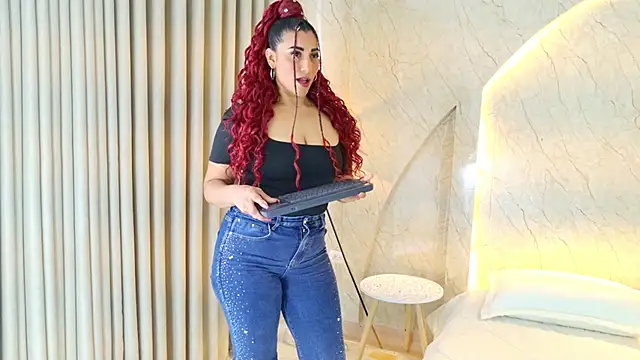 Snapshot of Antonella_Russo1 chatting on April 2026 01:15:02 PM Antonella Russo1 online show from April 2026 01:15:02 PM