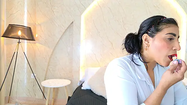 Snapshot of Antonella_Russo1 chatting on February 2026 01:00:02 PM Antonella Russo1 online show from February 2026 01:00:02 PM