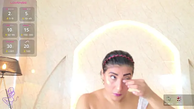 Snapshot of Antonella_Russo1 chatting on February 2026 01:22:01 PM Antonella Russo1 online show from February 2026 01:22:01 PM