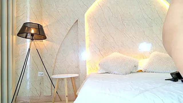 Snapshot of Antonella_Russo1 chatting on March 2026 01:23:02 PM Antonella Russo1 online show from March 2026 01:23:02 PM