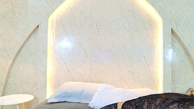 Snapshot of Antonella_Russo1 chatting on May 2026 01:40:01 PM Antonella Russo1 online show from May 2026 01:40:01 PM