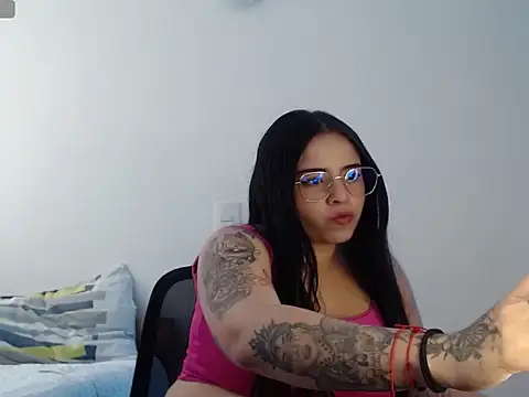 Snapshot of Scarleth_Bliss chatting on October 2025 05:54:01 PM Scarleth Bliss online show from October 2025 05:54:01 PM