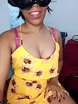 Kavee Girl0 online show from May 2026 04:27:01 PM