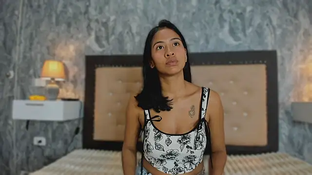 Snapshot of EuphoriaSavage chatting on December 2025 11:12:02 AM EuphoriaSavage online show from December 2025 11:12:02 AM