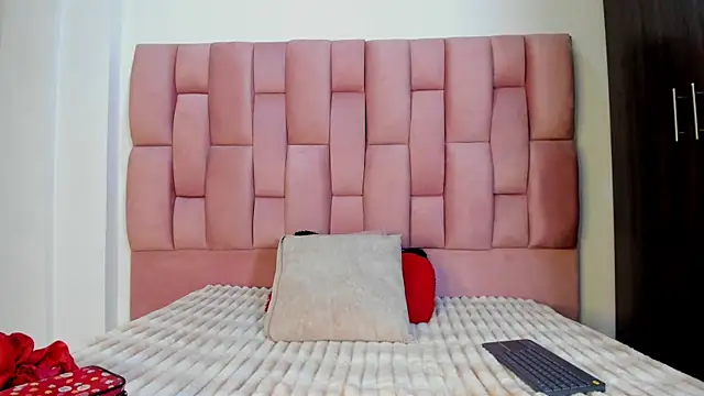 EuphoriaSavage online show from October 2025 01:01:02 PM