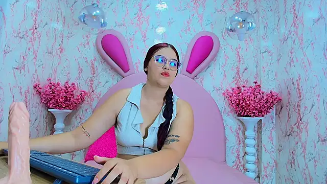 scarlett montoya online show from November 2025 07:47:01 PM