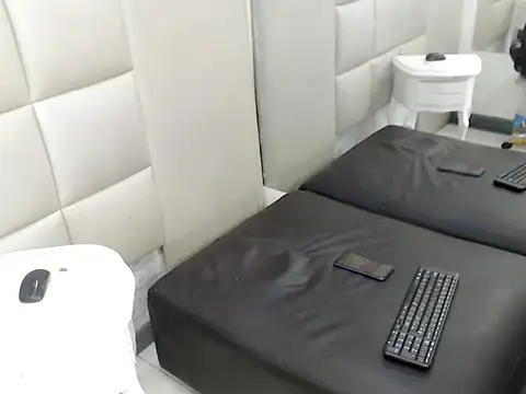 Snapshot of RayStewart_ chatting on November 2025 04:05:02 AM RayStewart online show from November 2025 04:05:02 AM