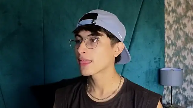 Aaron Eze online show from November 2025 09:42:02 PM