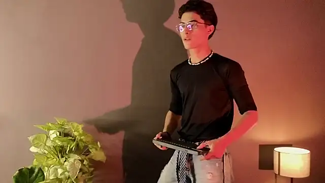 Aaron Eze online show from November 2025 01:27:01 AM