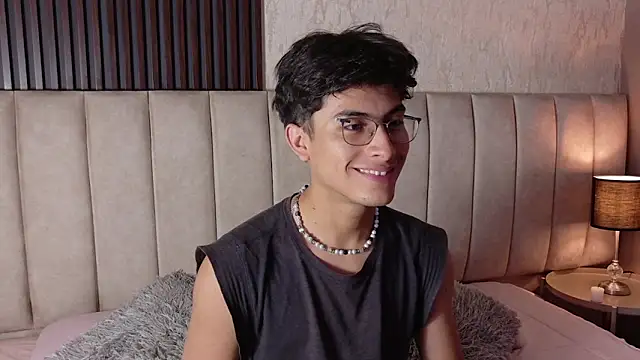 Aaron Eze online show from January 2026 08:03:01 PM