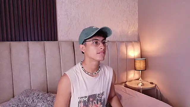 Aaron Eze online show from January 2026 08:04:01 PM