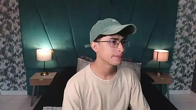 Aaron Eze online show from June 2026 12:25:02 PM