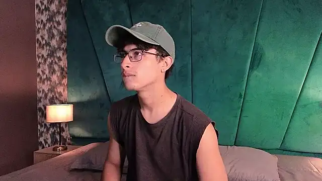 Aaron Eze online show from February 2026 09:21:01 PM