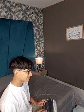 Aaron Eze online show from March 2026 12:11:02 PM