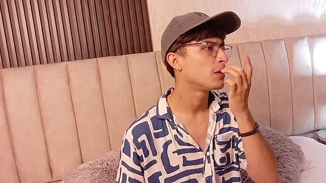 Aaron Eze online show from January 2026 10:13:01 PM