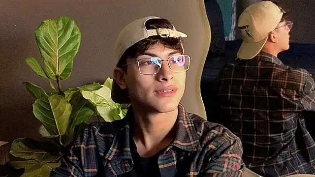 Aaron Eze online show from November 2025 08:52:02 PM