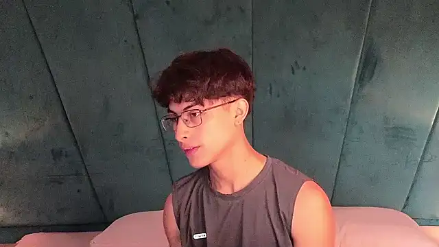 Aaron Eze online show from February 2026 08:10:02 PM