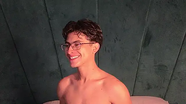 Aaron Eze online show from March 2026 11:17:01 AM