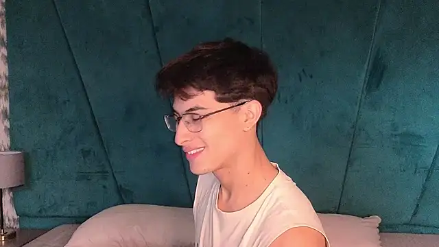 Aaron Eze online show from February 2026 08:30:01 PM