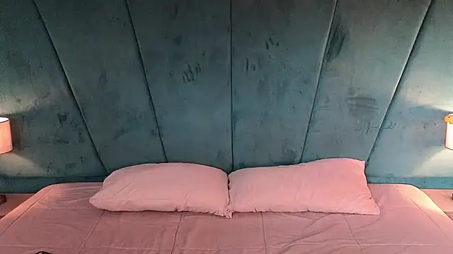 Aaron Eze online show from February 2026 08:41:01 PM