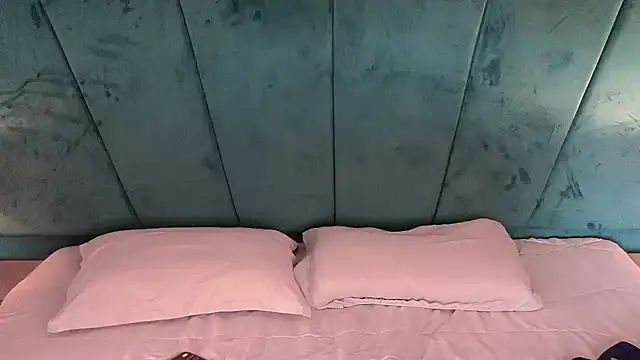 Aaron Eze online show from April 2026 02:21:01 PM