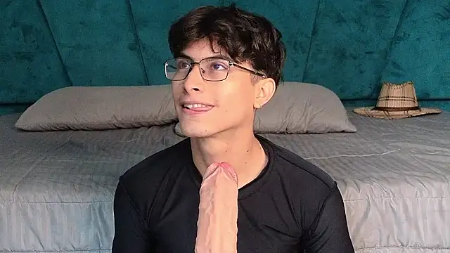 Aaron Eze online show from March 2026 01:01:04 PM