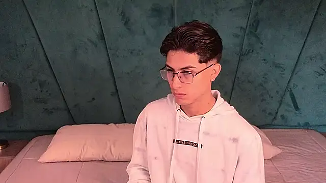 Aaron Eze online show from March 2026 12:29:02 PM