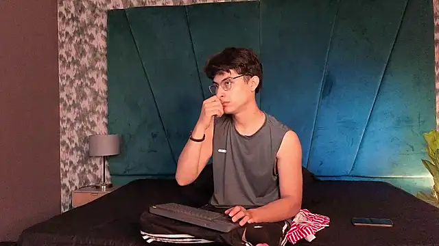 Aaron Eze online show from January 2026 09:07:02 PM