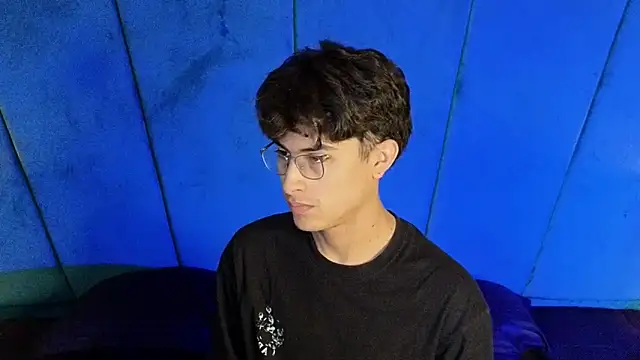 Aaron Eze online show from October 2025 09:15:02 PM