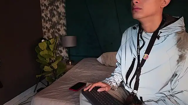 Aaron Eze online show from March 2026 12:17:02 PM