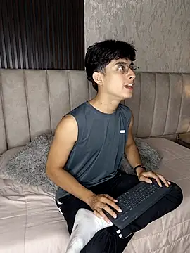 Aaron Eze online show from January 2026 07:29:01 PM