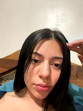 Snapshot of Midori_rosse chatting on October 2025 11:38:02 PM Midori rosse online show from October 2025 11:38:02 PM