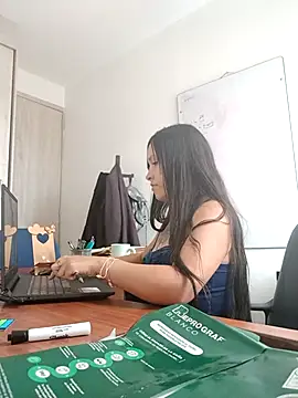 Snapshot of Kiramane chatting on November 2025 05:06:02 PM Kiramane online show from November 2025 05:06:02 PM