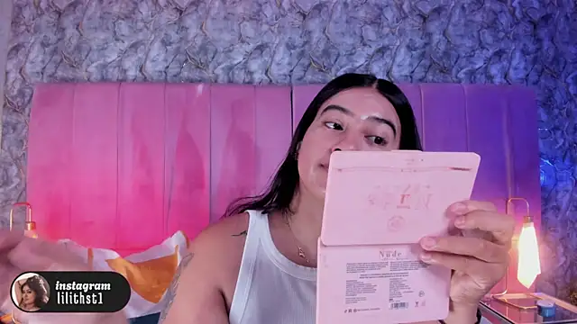 lilithst  online show from May 2026 01:18:02 PM
