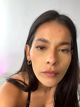 Esmeraldalcl online show from November 2025 09:03:02 PM