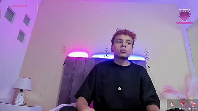 Xavier Fox    online show from February 2026 07:58:01 PM