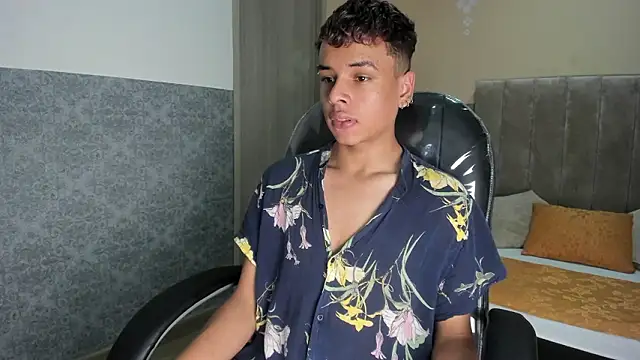 Xavier Fox    online show from February 2026 08:52:02 PM