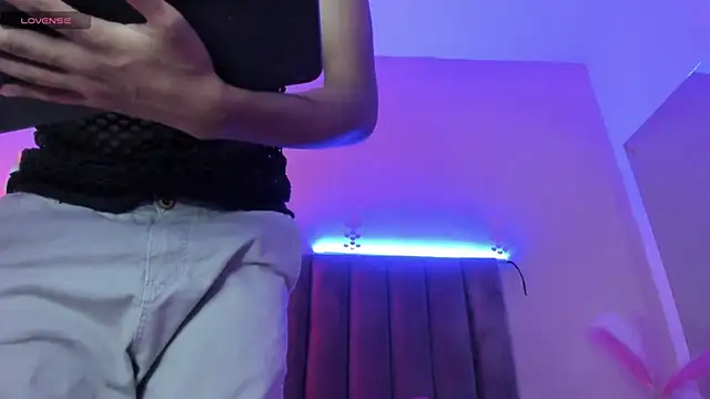 Xavier Fox    online show from February 2026 09:04:02 PM