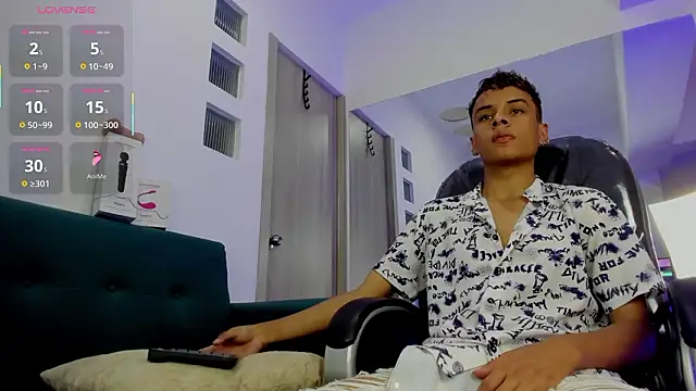 Xavier Fox    online show from February 2026 08:30:02 PM