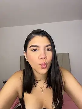 Julietalcl online show from April 2026 09:00:02 AM