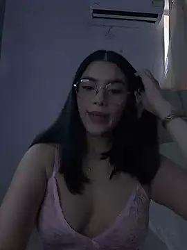 Julietalcl online show from April 2026 08:27:01 PM