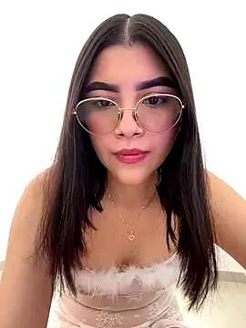 Julietalcl online show from November 2025 06:52:02 PM