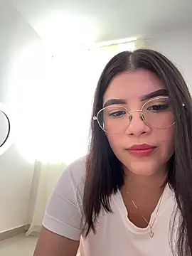 Julietalcl online show from November 2025 09:08:01 PM