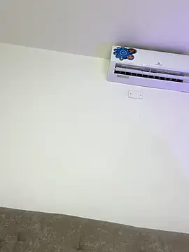 Julietalcl online show from October 2025 09:25:01 PM