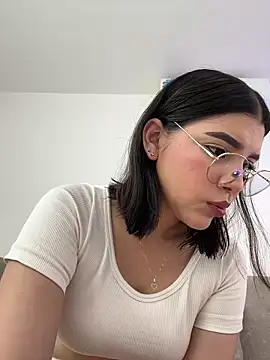 Julietalcl online show from November 2025 09:08:02 PM