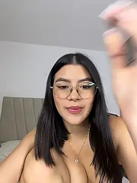 Julietalcl online show from February 2026 12:10:02 AM