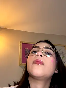 Julietalcl online show from November 2025 11:05:01 PM