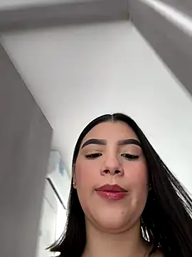 Julietalcl online show from November 2025 09:09:01 PM