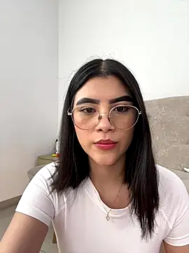 Julietalcl online show from December 2025 09:14:02 PM